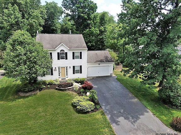 3rd image of 806 Salem Dr