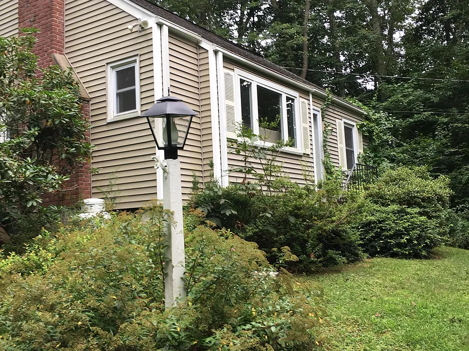 12 High Hill Cir
