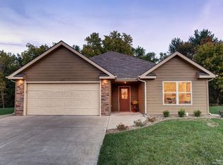 3045 Stone Creek Ct, Salina, KS 67401