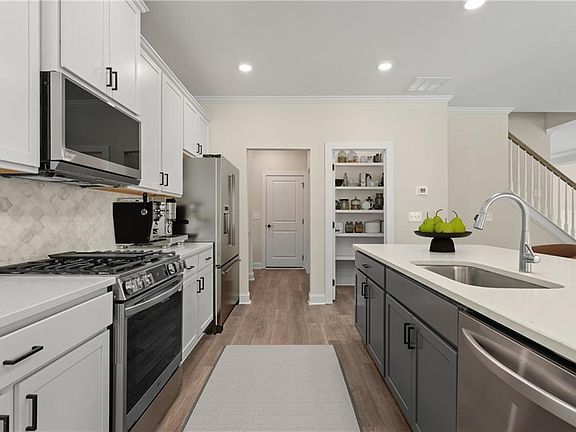 5th image of 41 Landin South Dr