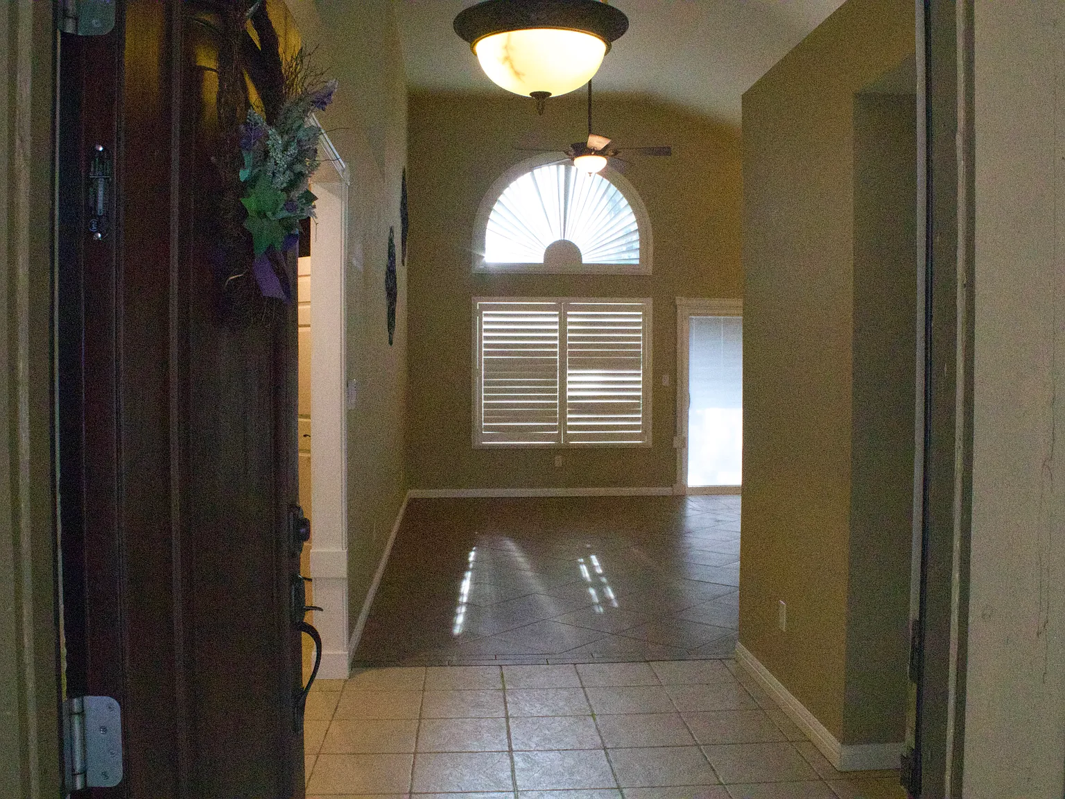 3 bed, 1661 sqft, $3,200 — Photo 2