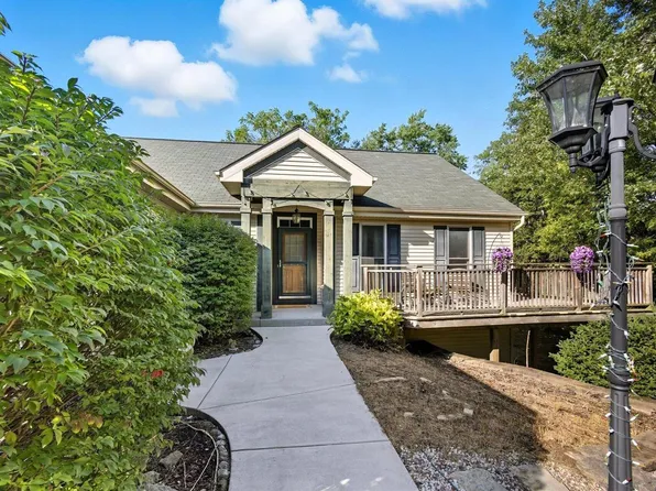 2300 Sherman ROAD, Slinger, WI 53086