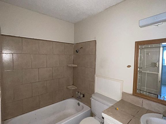 4th image of 323 E 6th St #1