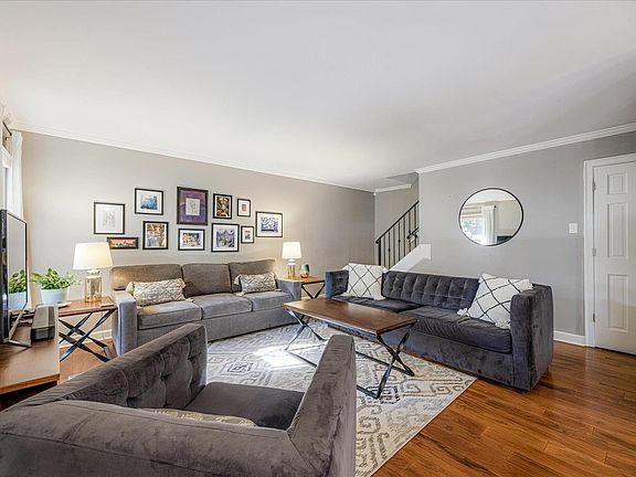 3rd image of 699 Hotchkiss Ln #D