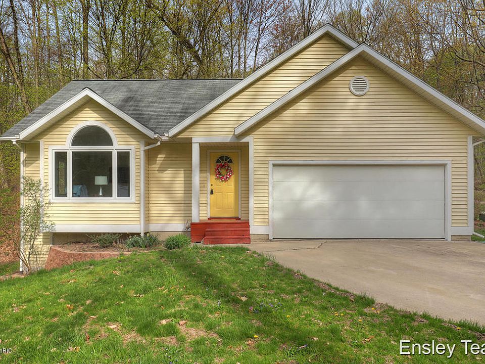 1st image of 17350 Country Ln NE