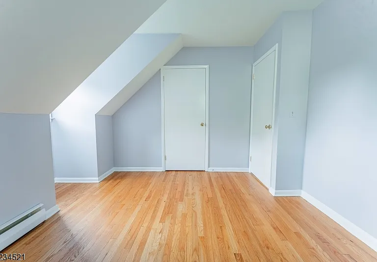 18 Macfarlan Ave — Photo 10