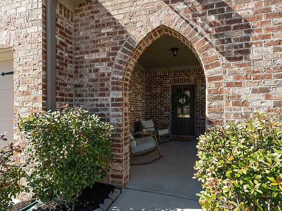 4th image of 1104 Garnet Dr