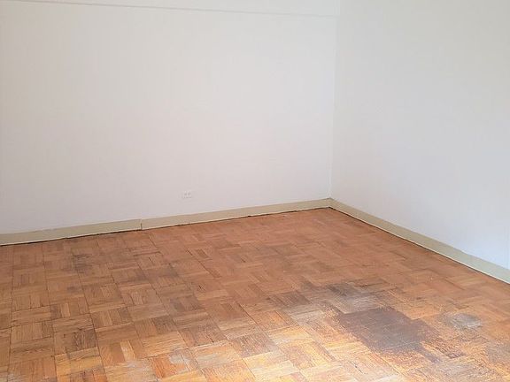 2nd image of 2514 31st Ave APT 1F