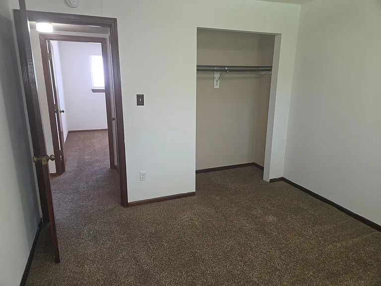 924 W Texas Ave — Photo 11
