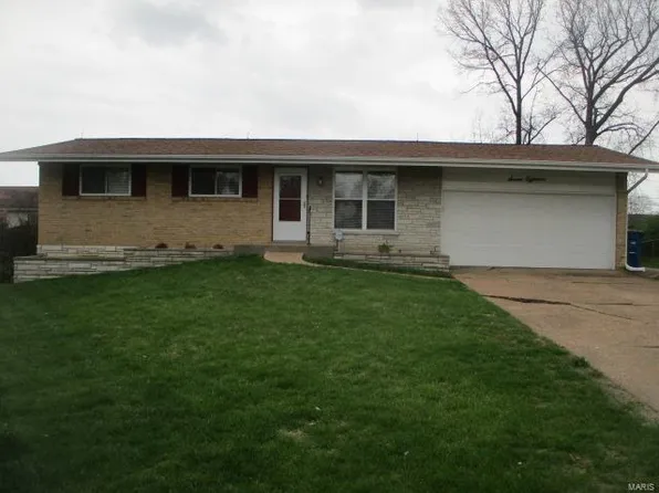 718 Peace Haven Ct, Saint Louis, MO 63125