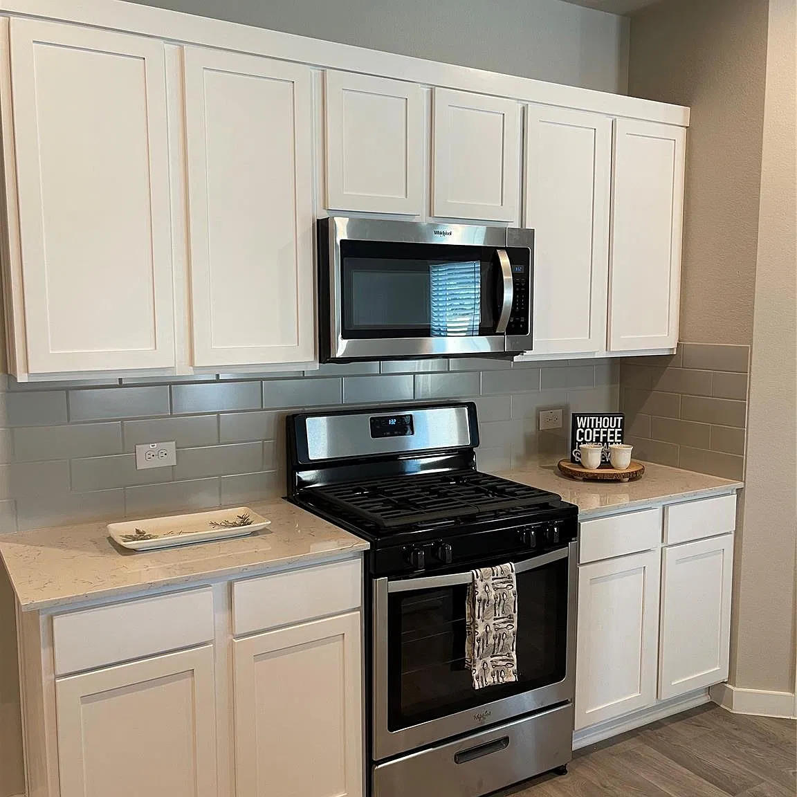 4 bed, 3.0 bath, 2026 sqft, $2,495 — Photo 3