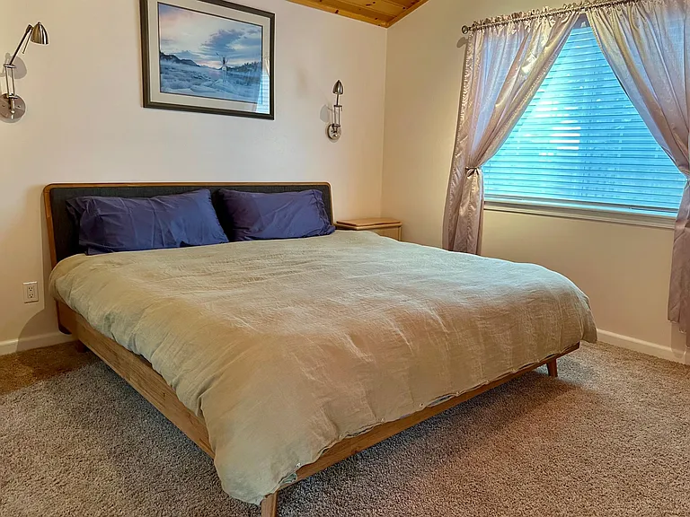 1820 Astor Ave #B — Photo 3