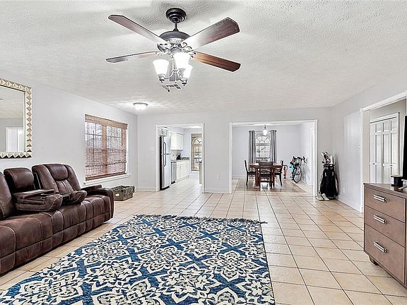 5th image of 106 Beta St