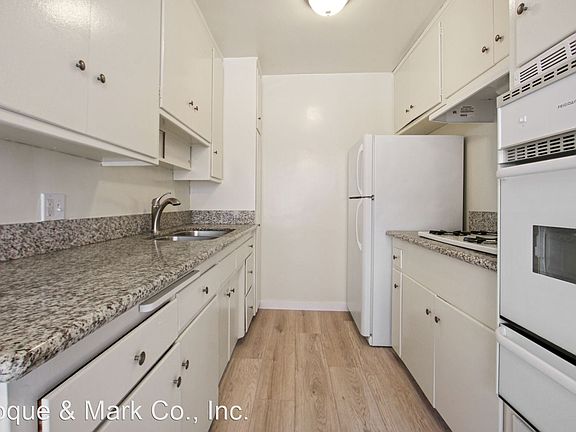 3rd image of 828 6th St #10