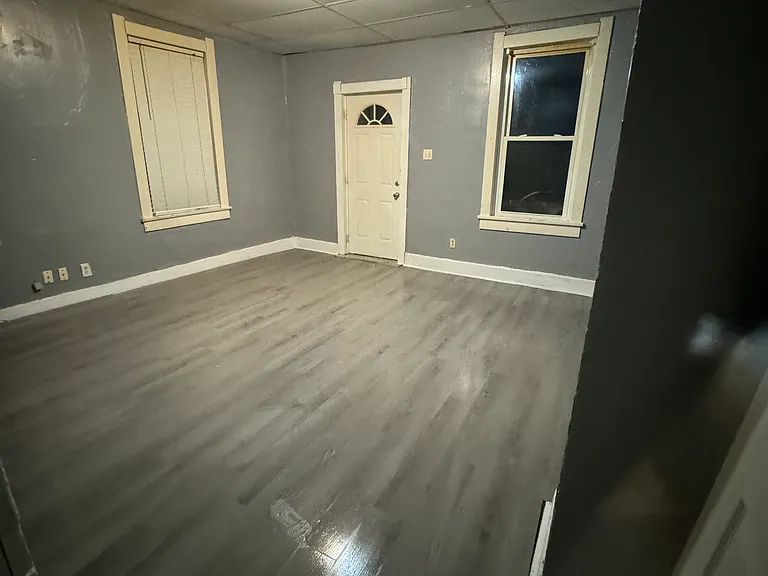 720-722 E Decatur St — Photo 6