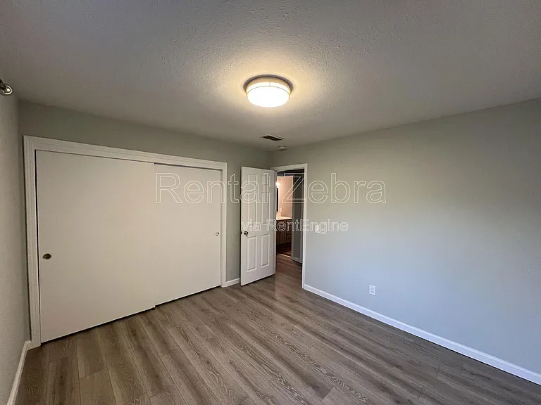 141 W Agua Caliente Rd #D — Photo 11