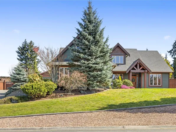 1520 Stone Lake Dr, Nanaimo, BC V9P 9M6