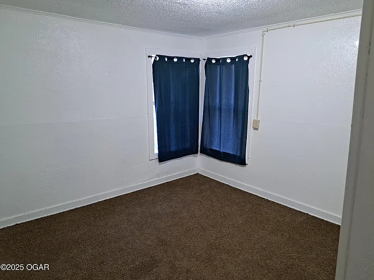 1903 S East Ave — Photo 11