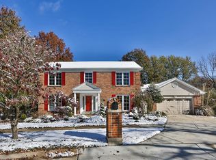 16203 Bear Branch Ct, Chesterfield, MO 63005
