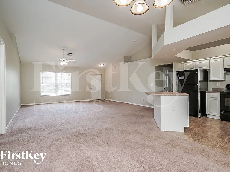 4128 NE 23rd Ave — Photo 2