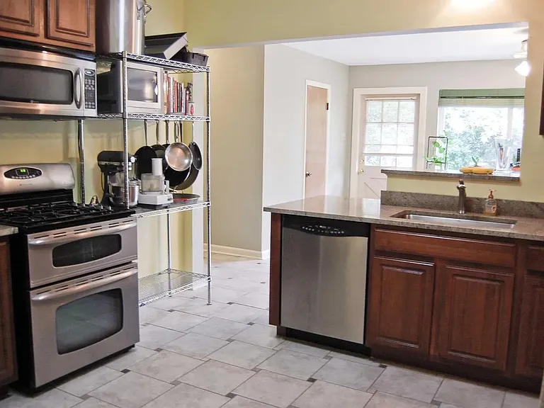 3404 Hampton Rd — Photo 3