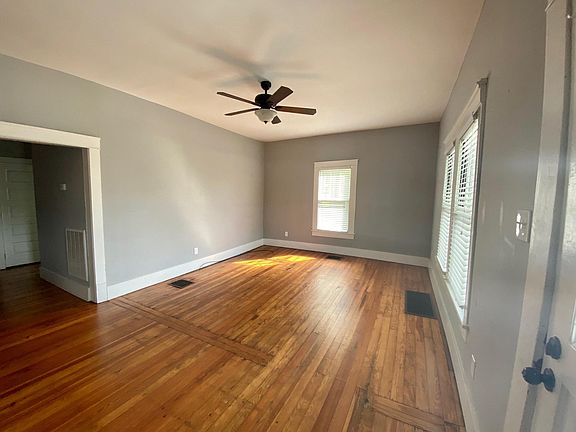 2nd image of 120 W Columbia Ave