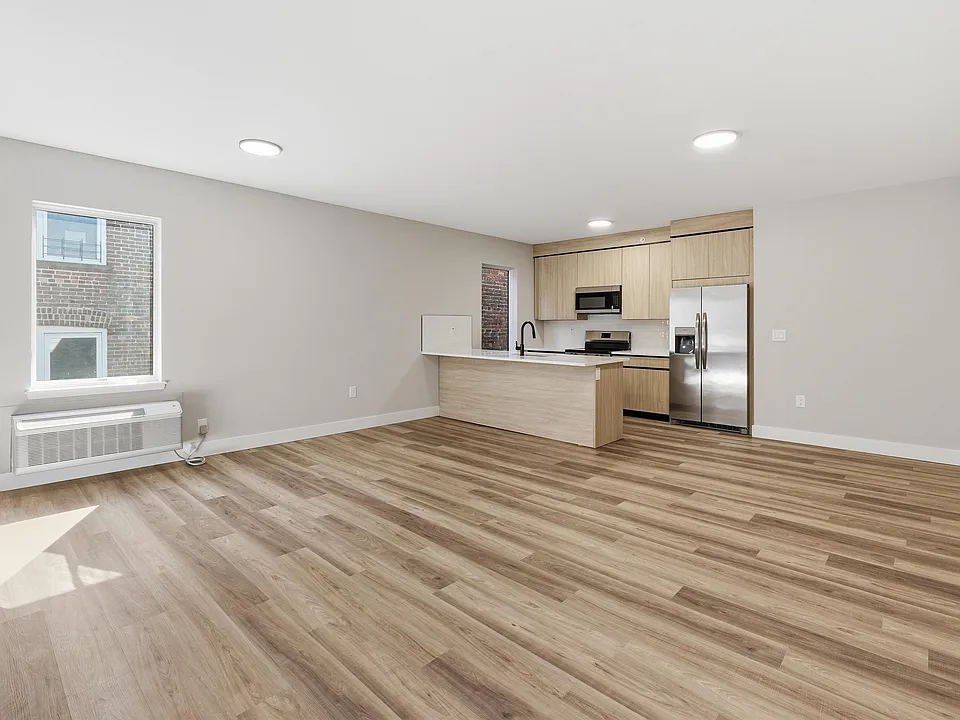 304 61st St #3B
