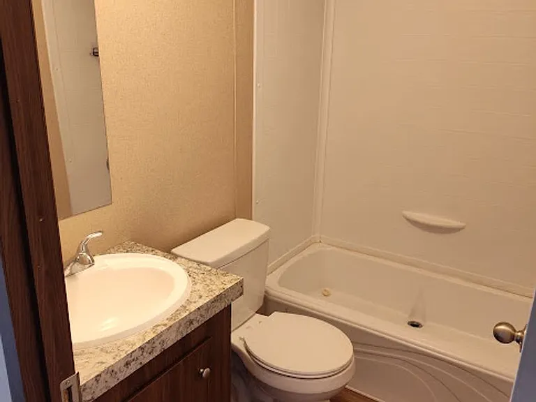 5600 W Kilgore Ave — Photo 35