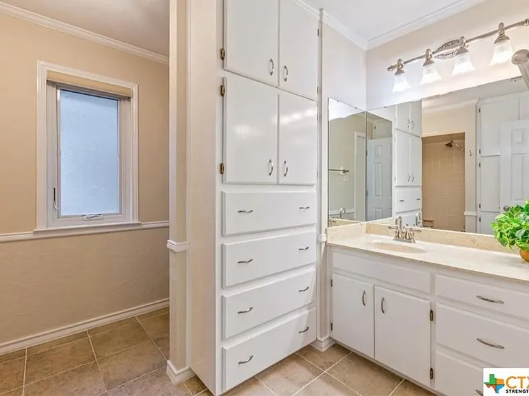 3069 Summit Dr — Photo 25