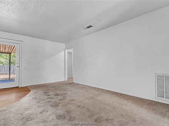 5th image of 1429 Magnolia Dr
