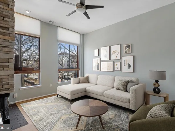 210 Church St #1C, Philadelphia, PA 19106