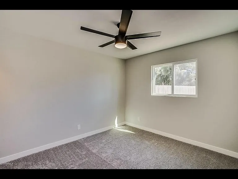 1045 E Carson Dr — Photo 14