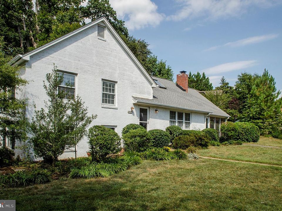 1st image of 629 Oakley Pl