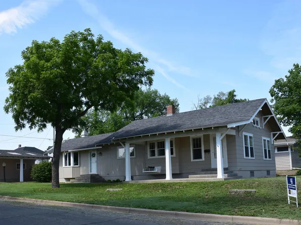 410 E 11th St, Ellis, KS 67637