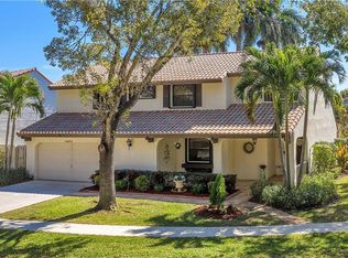 12020 N Aviary Dr, Cooper City, FL 33026