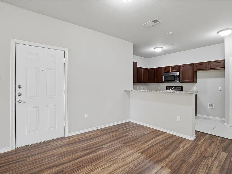 514 E Hazelwood St #B — Photo 21