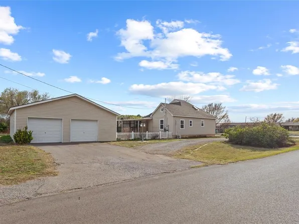 723 N 11th St, Thomas, OK 73669