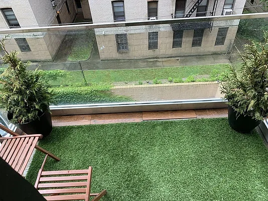 Rented by 18 REALTY | media 8