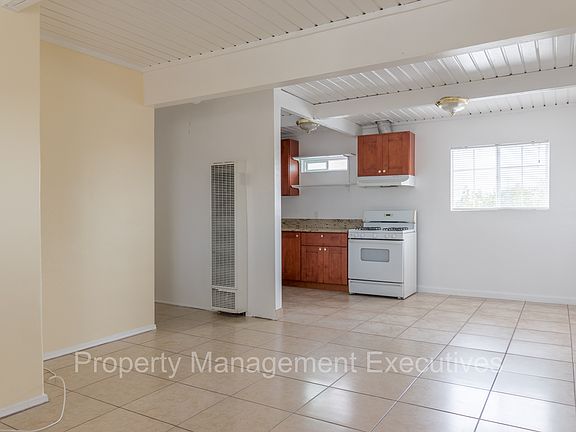 4th image of 222 28th St