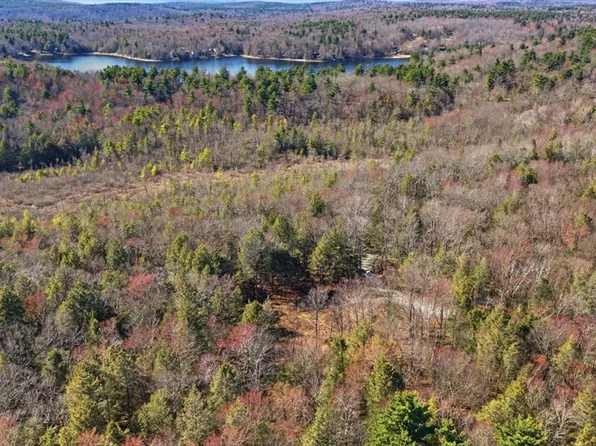 23 S Village Rd, Tolland, MA 01034