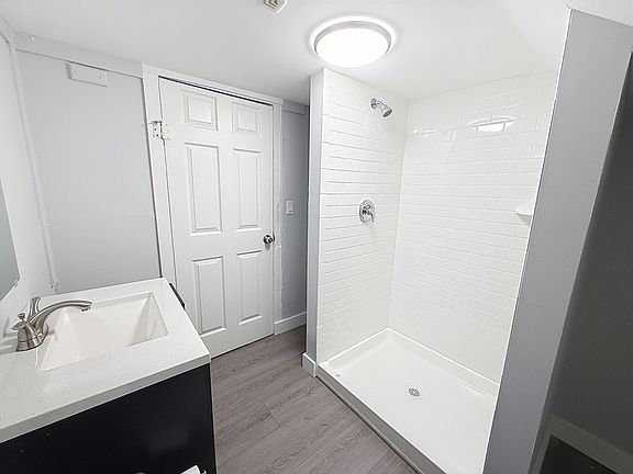 4th image of 174-176 Main St #3R
