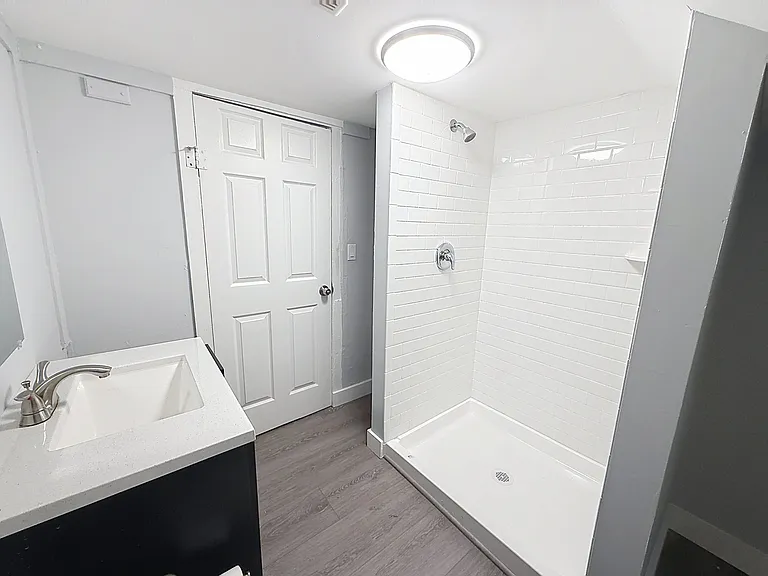 174-176 Main St #3R — Photo 4