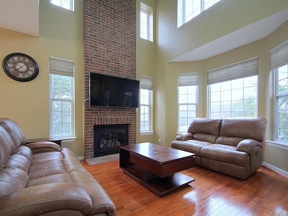 5th image of 356 W Pointe Dr