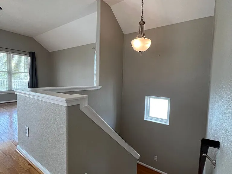 3705 Pendleton Ave — Photo 5