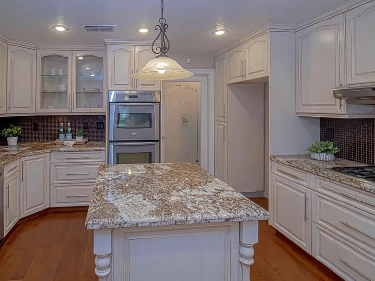 1808 Cougar Ln — Photo 10
