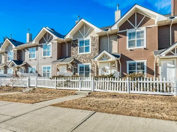 764 E Tuscany Dr NW, Calgary, AB T3L 3C4