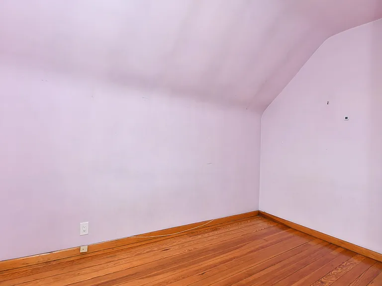 241 Maple St — Photo 20