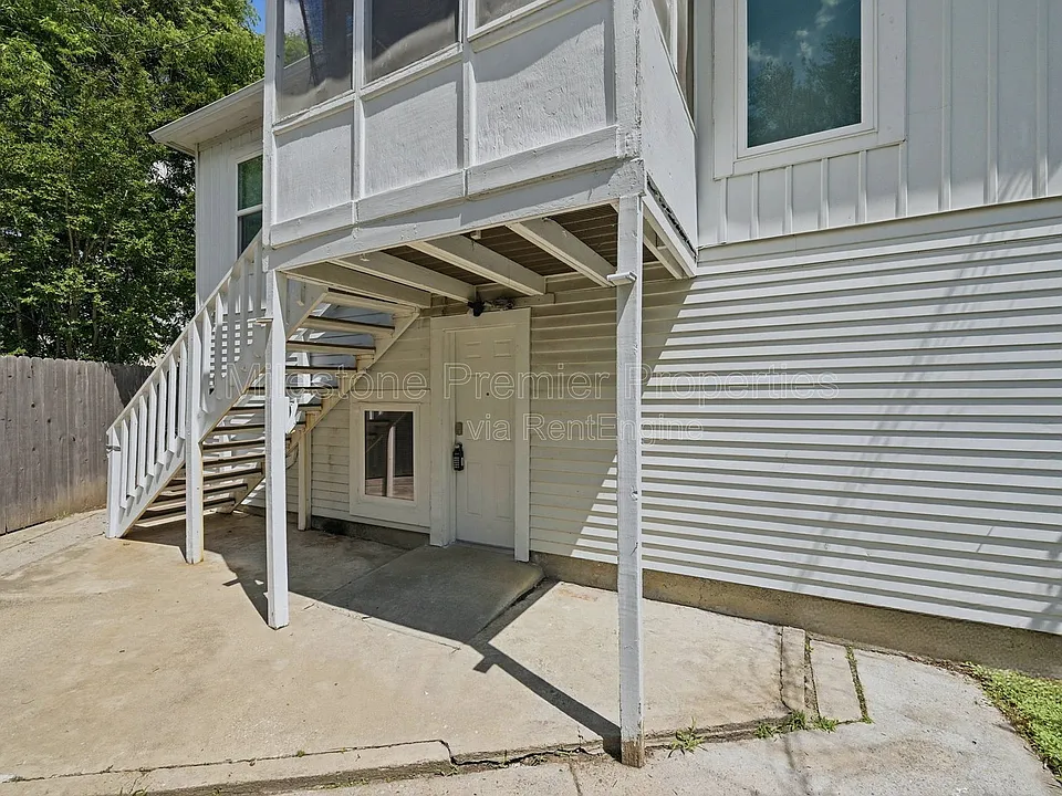 310 S Barrett Ave #101