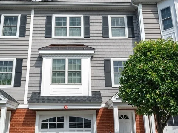 1975 Middlesex St Unit 21, Lowell, MA 01851