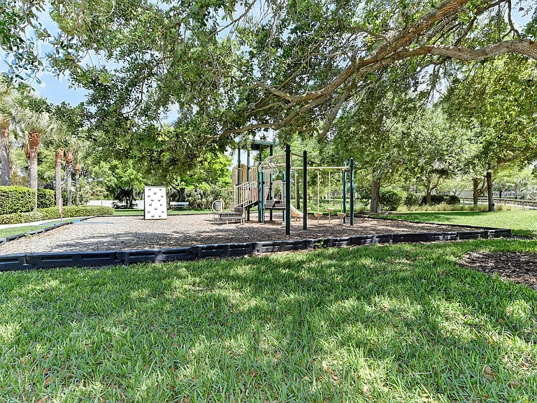 4196 Overture Cir — Photo 34